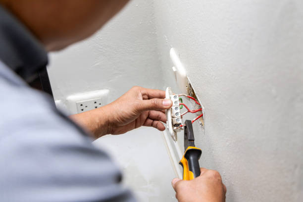Best Affordable Emergency Electrician  in Walls, MS